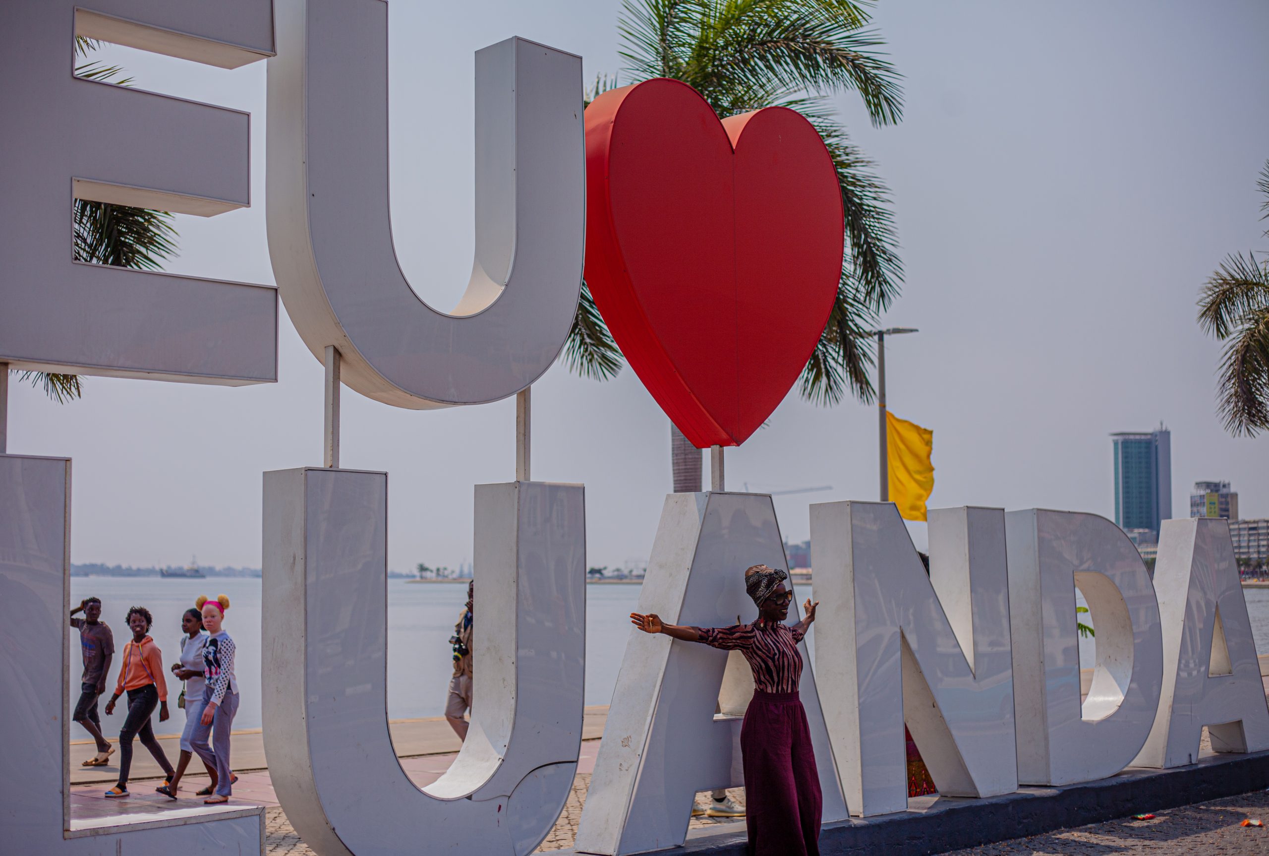 Luanda em foco — resumo