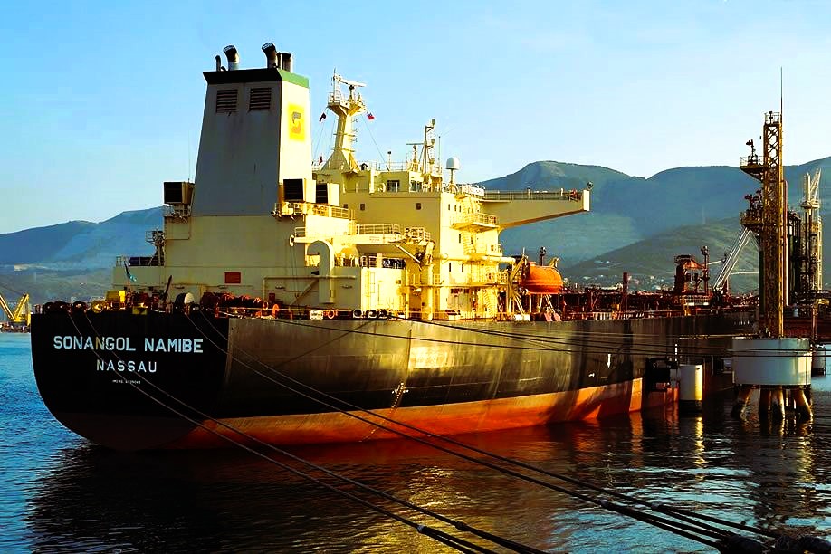 Petroleiro “Sonangol Namibe” sofre explosão no Iraque e levanta atenção sobre segurança no transporte global de petróleo