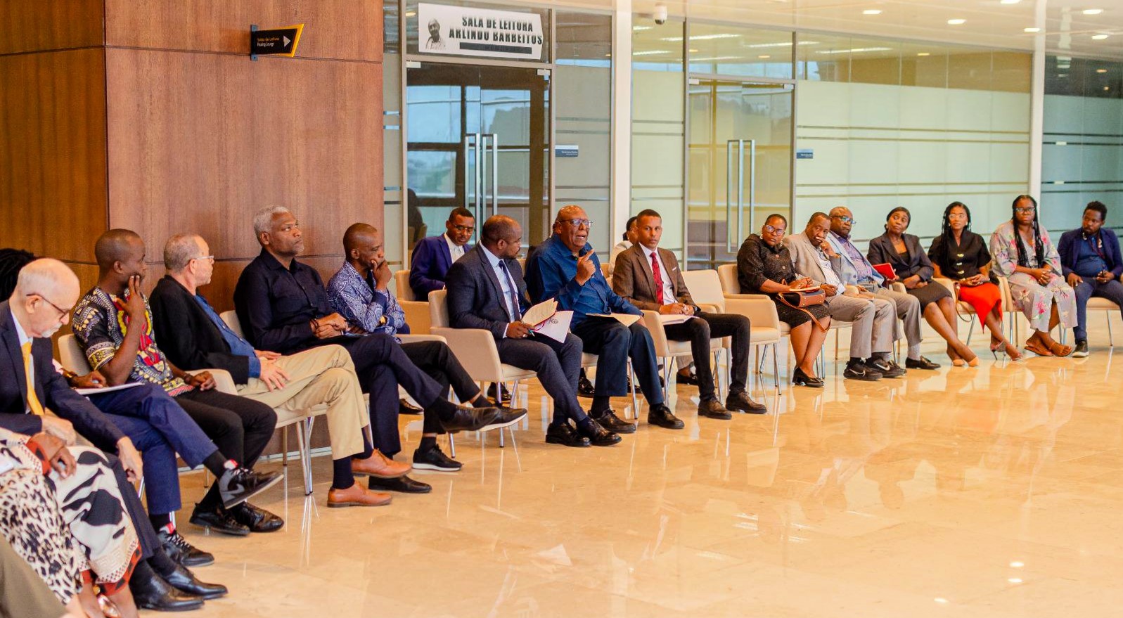 Teatro angolano em foco: profissionais apresentam propostas para revitalização do sector