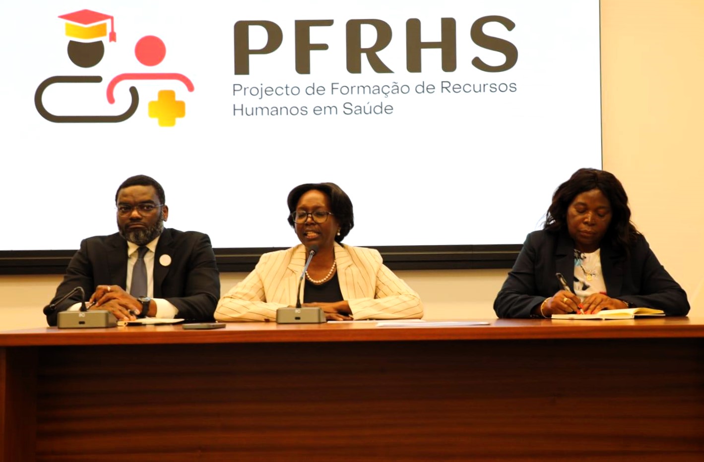 “Ninguém deve ficar para trás”: Angola aposta na excelência e envia 79 profissionais de saúde para formação internacional