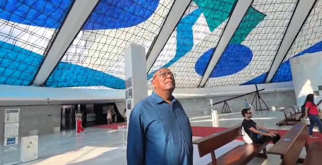 Cultura em diálogo: Ministro angolano reforça ponte histórica com Brasil na Catedral de Brasília
