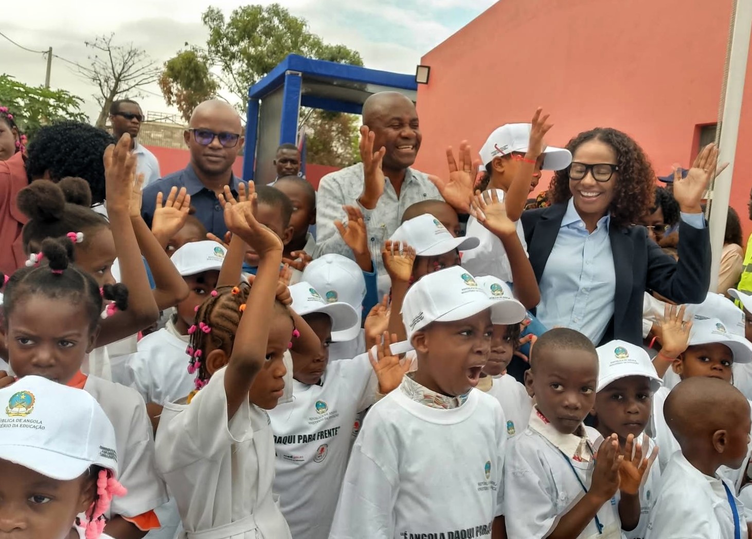 LUANDA REFORÇA REDE ESCOLAR COM NOVAS INFRA-ESTRUTURAS NO RANGEL E SAMBIZANGA