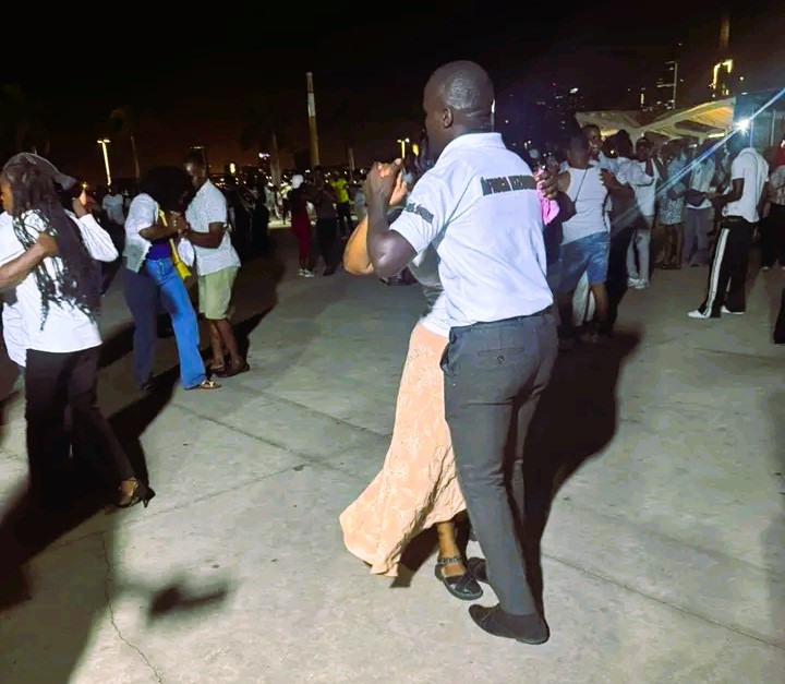 “KIZOMBA NA RUA” TRANSFORMA A MARGINAL DE LUANDA EM PALCO VIVO DA CULTURA URBANA