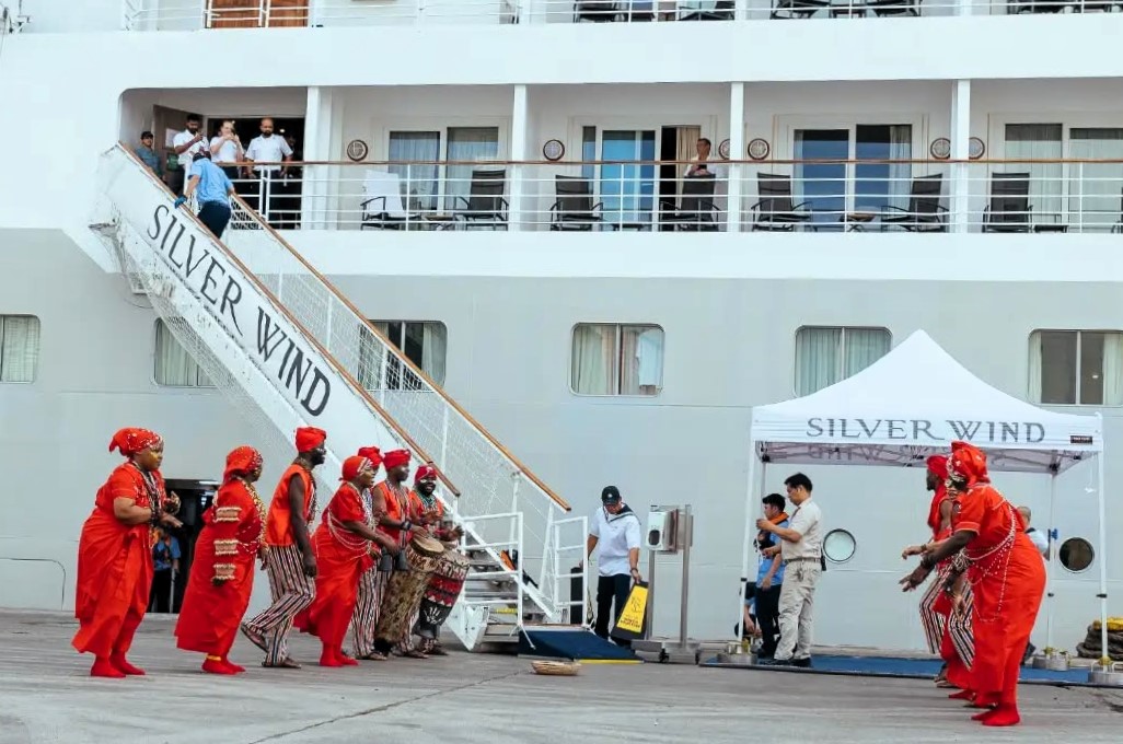 ANGOLA RECEBE QUATRO NAVIOS DE CRUZEIRO E REFORÇA APOSTA NO TURISMO MARÍTIMO