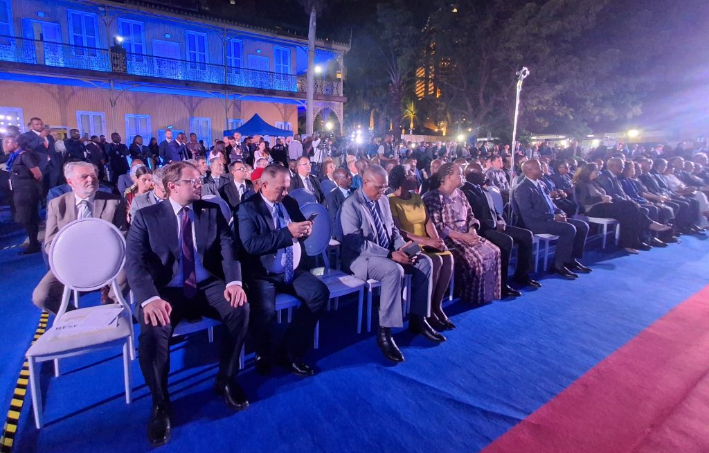 , Teté António, em representação do Presidente da República, João Lourenço.

Prestigiaram igualmente o acto a Vice-Presidente do MPLA, Mara Quiosa,