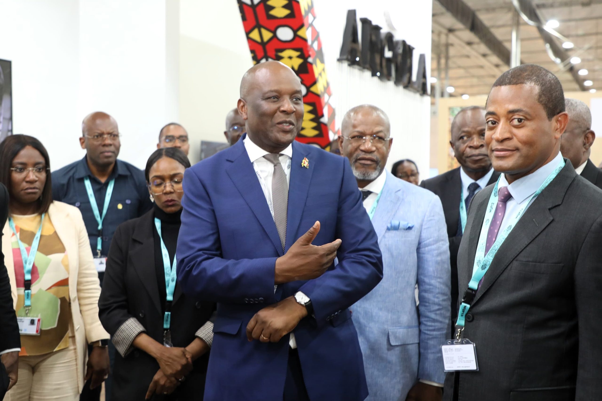 Angola reforça presença internacional com stand em destaque no Fórum Urbano Mundial em Baku