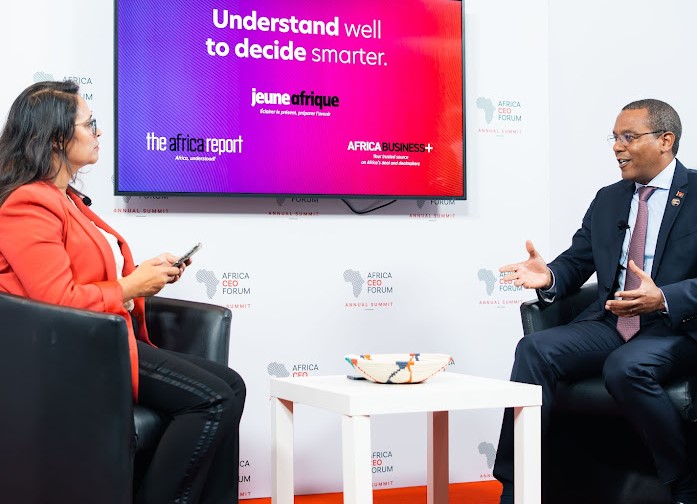 “The Scale Imperative: Why Africa Must Embrace Shared Ownership”
(O Imperativo da Escala: Porque Razão África Deve Abraçar a Propriedade Partilhada)

O evento reúne cerca de 2.500 participantes provenientes de aproximadamente 75 países, consolidando-se como uma das maiores plataformas africanas de debate económico, empresarial e financeiro.