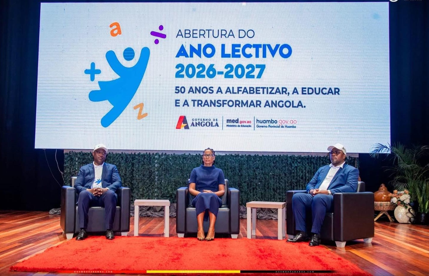 EDUCAÇÃO | Angola abre novo ano lectivo com foco na alfabetização e transformação social
