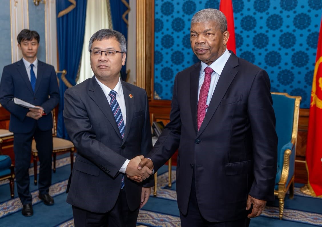 João Lourenço recebe em despedida embaixador do Vietname e reafirma compromisso com o reforço da cooperação bilateral