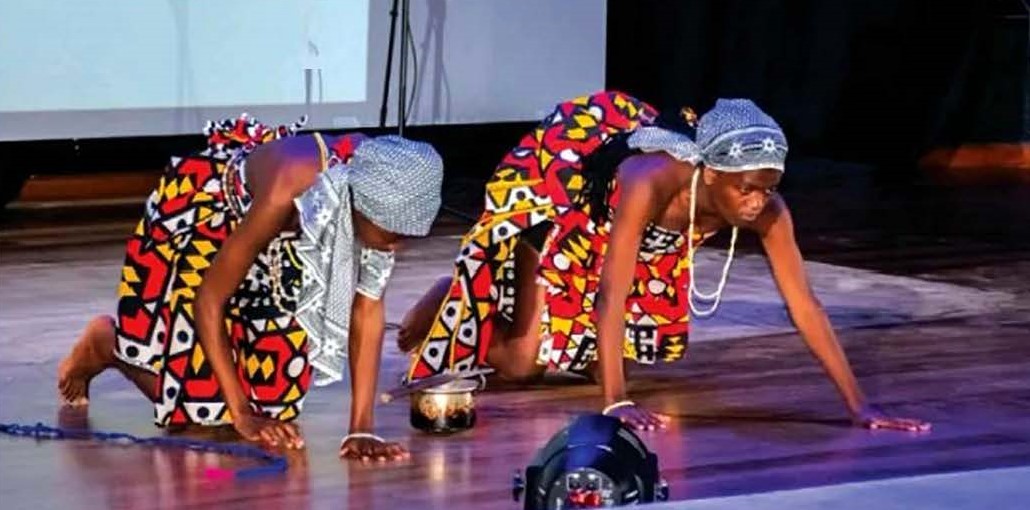 NAMIBE ACOLHE TEATRO, FORMAÇÃO ARTÍSTICA E UM CHAMAMENTO À PRESERVAÇÃO DAS RAÍZES CULTURAIS