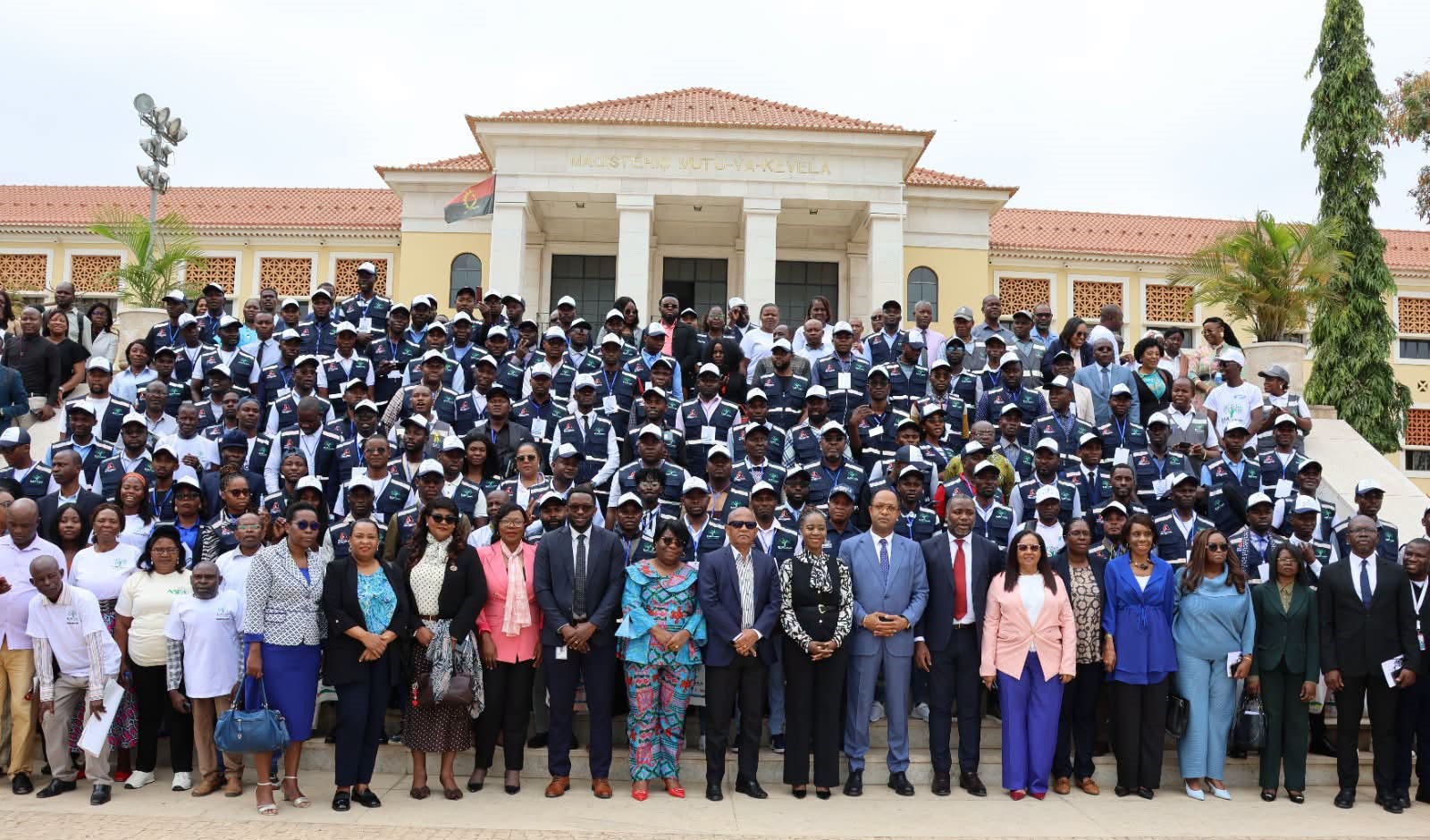 EDUCAÇÃO & INCLUSÃO | Angola reforça agenda de alfabetização com formação de 240 formadores em Luanda