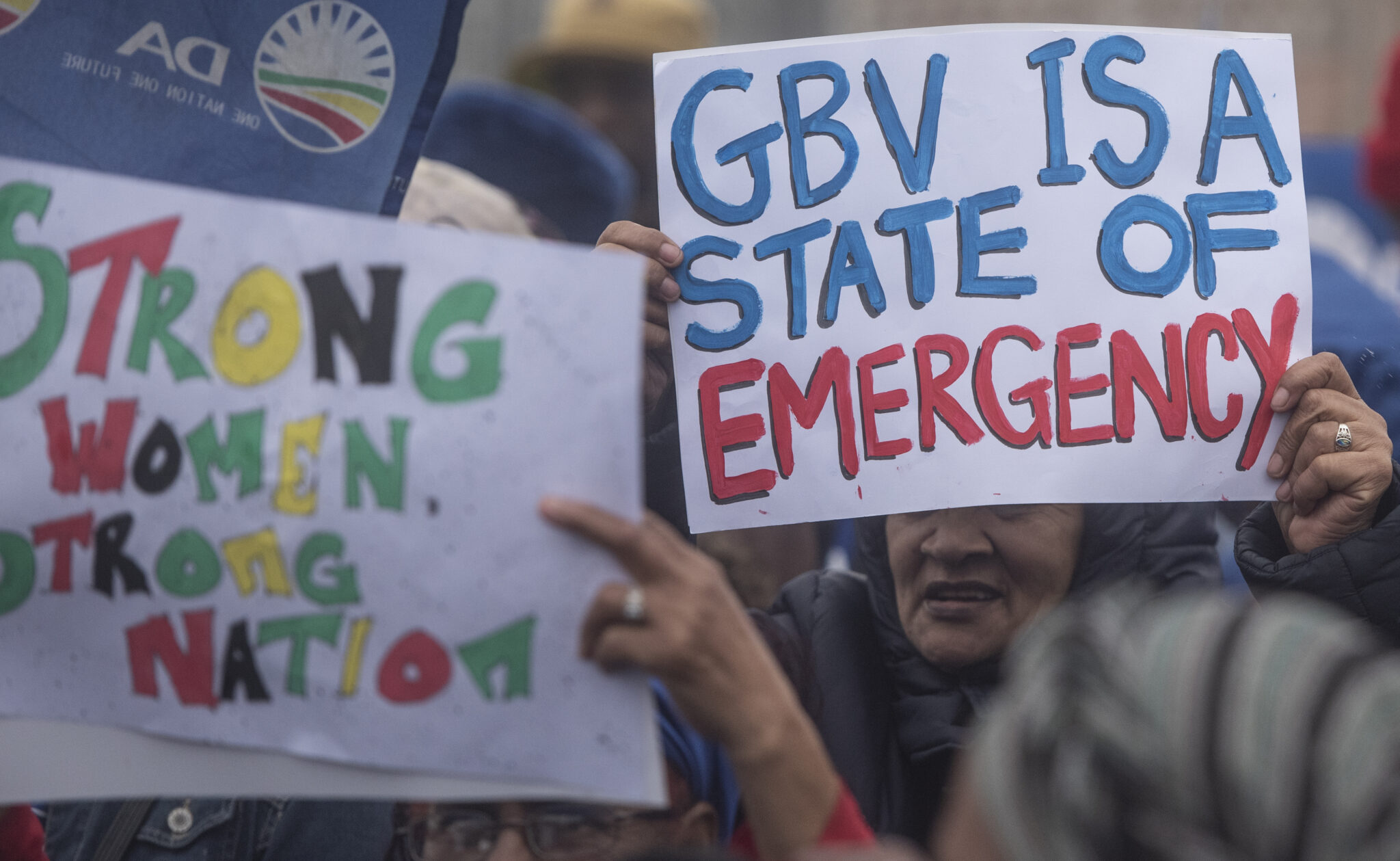 VIOLÊNCIA DE GÉNERO NA ÁFRICA DO SUL REVELA CUSTOS HUMANOS, SOCIAIS E ECONÓMICOS PROFUNDOS