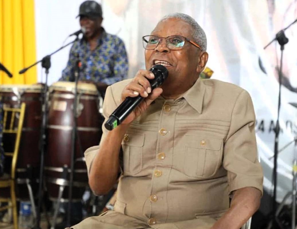 ANTÓNIO PAULINO: UMA VOZ DO SEMBA QUE CONTINUA A ECOAR NA MEMÓRIA MUSICAL ANGOLANA