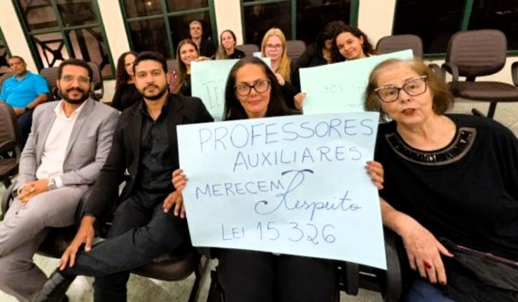 PROFESSORAS AUXILIARES AMPLIAM MOBILIZAÇÃO PELO ENQUADRAMENTO NA LEI FEDERAL Nº 15.326/2026
