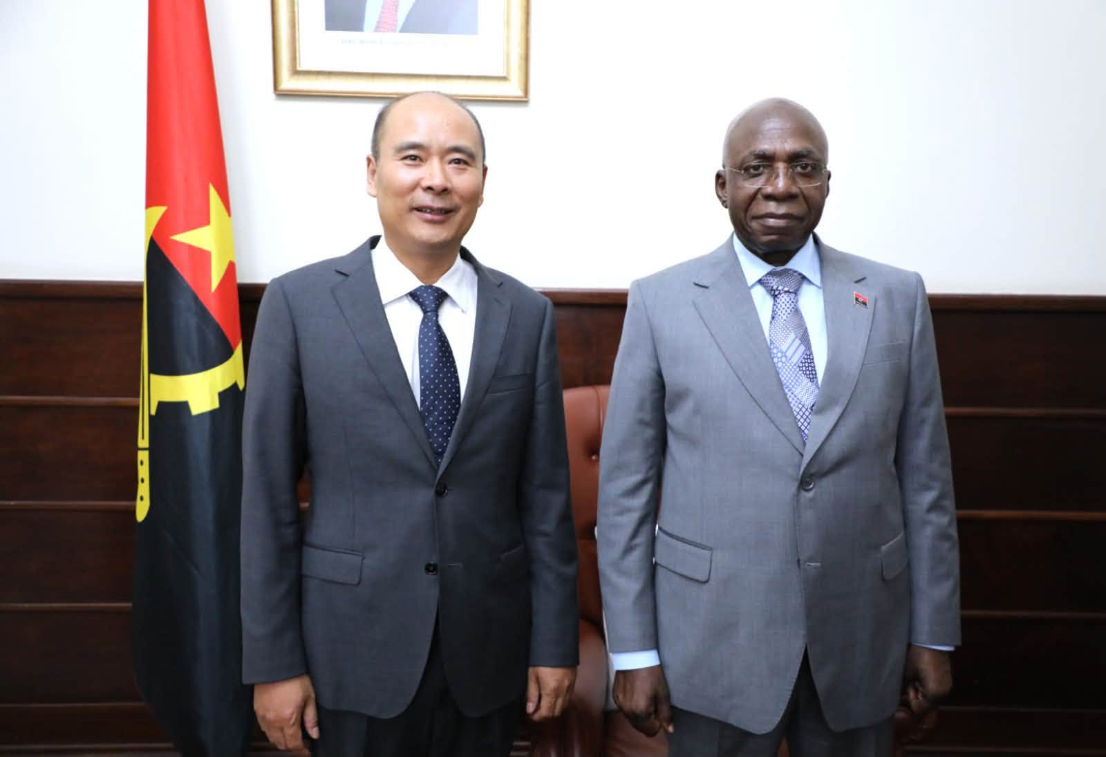 DIPLOMACIA | ANGOLA E CHINA REFORÇAM DIÁLOGO POLÍTICO E COOPERAÇÃO ECONÓMICA