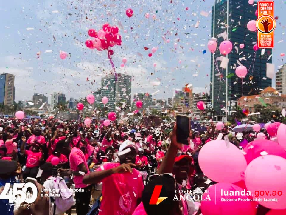 INGOMBOTA VESTE-SE DE ROSA E REÚNE MAIS DE 15 MIL PARTICIPANTES EM CAMINHADA PELA PREVENÇÃO DO CANCRO DA MAMA